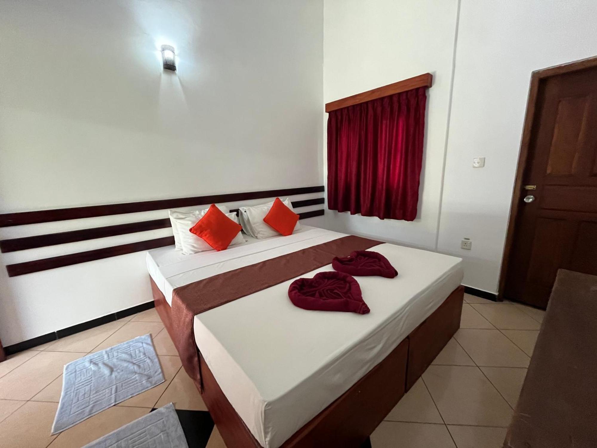 Sundowners Guesthouse Hikkaduwa Pokoj fotografie