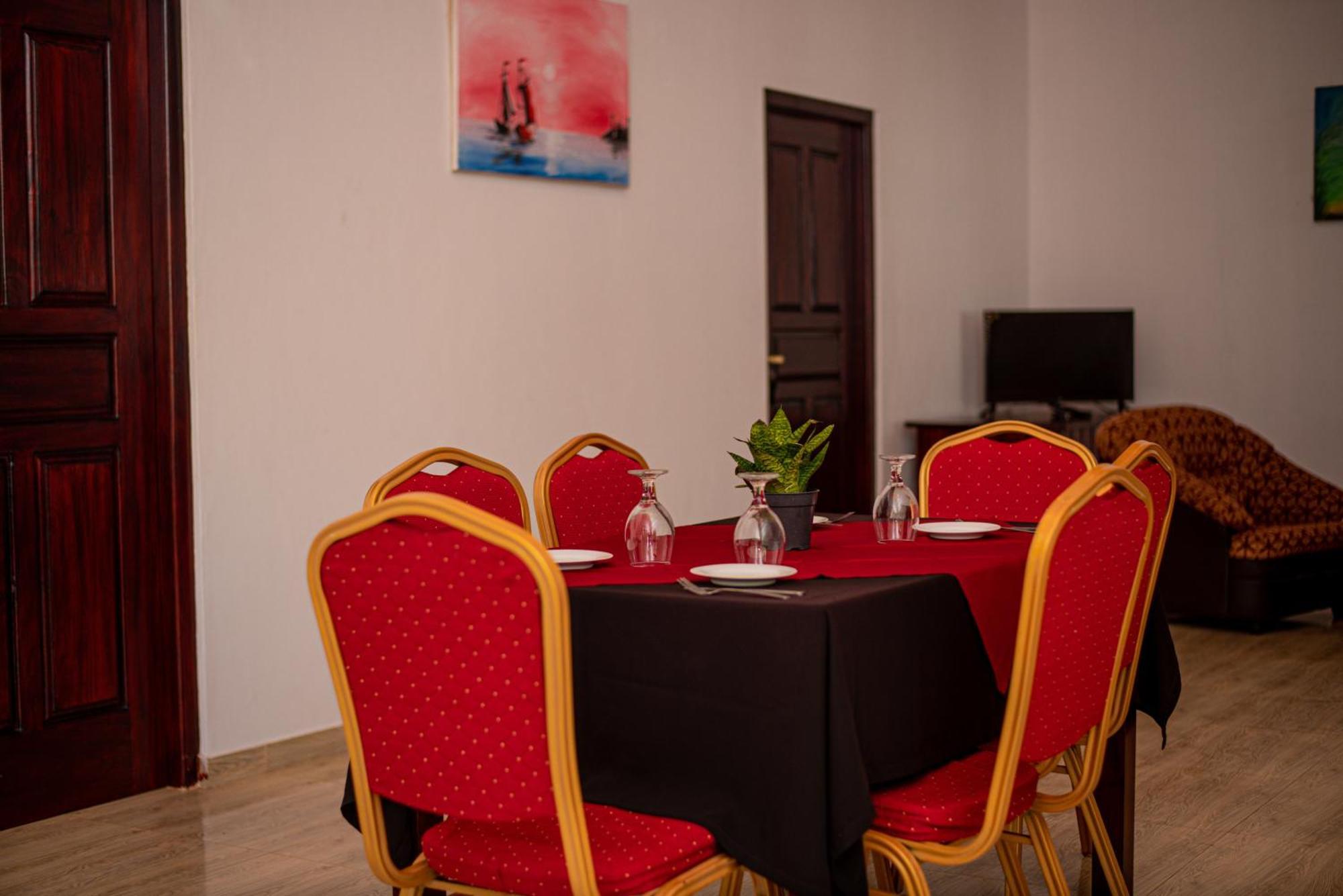 Sundowners Guesthouse Hikkaduwa Pokoj fotografie