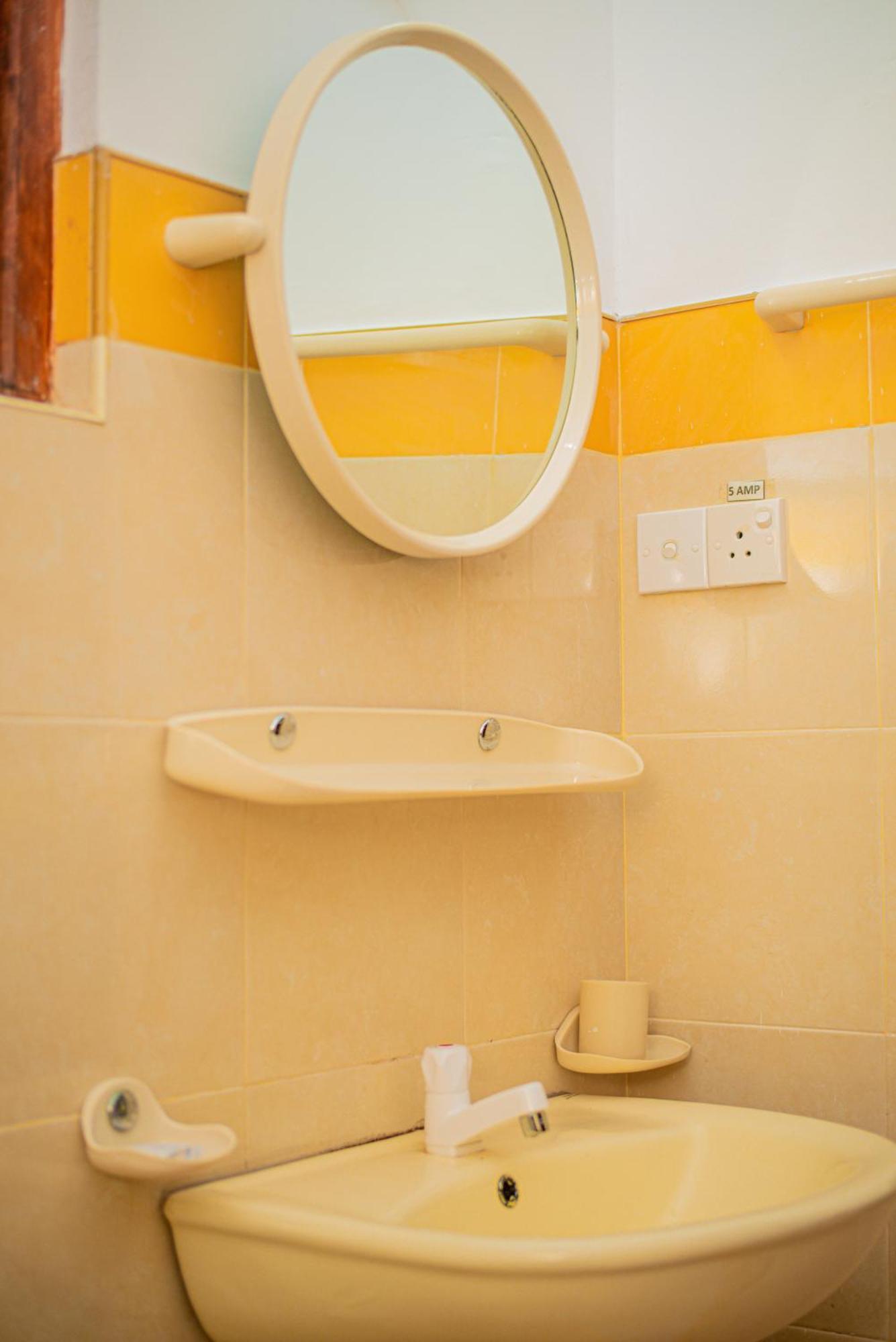 Sundowners Guesthouse Hikkaduwa Pokoj fotografie