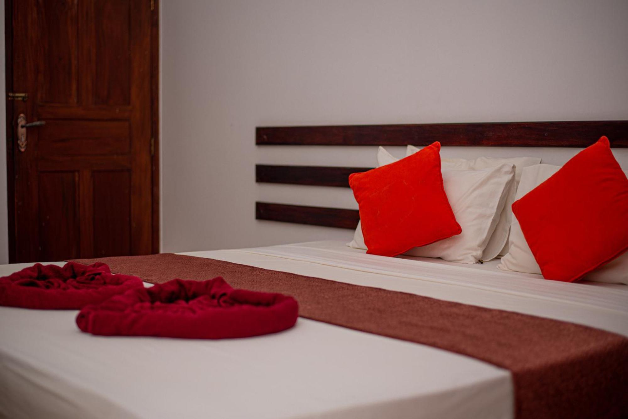 Sundowners Guesthouse Hikkaduwa Pokoj fotografie